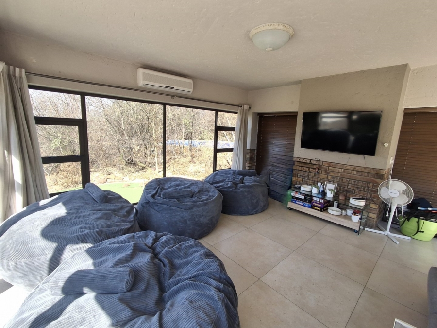 4 Bedroom Property for Sale in Boschenvaal River Front Lodges Free State